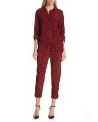 dunkelroter Jumpsuit mit Leopardenmuster