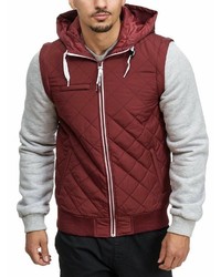 dunkelroter Pullover mit einem Kapuze von INDICODE