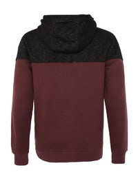 dunkelroter Pullover mit einem Kapuze von Urban Surface