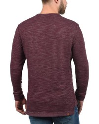 dunkelroter Pullover mit einem Rundhalsausschnitt von BLEND