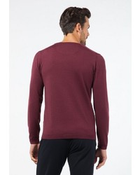 dunkelroter Pullover mit einem Rundhalsausschnitt von Pierre Cardin