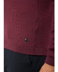 dunkelroter Pullover mit einem Rundhalsausschnitt von Pierre Cardin