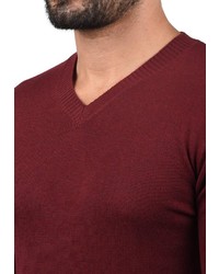 dunkelroter Pullover mit einem V-Ausschnitt von BLEND