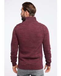 dunkelroter Pullover mit einem zugeknöpften Kragen von Petrol Industries