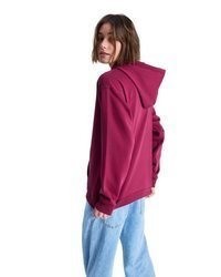 dunkelroter Pullover mit einer Kapuze von Roxy
