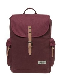 dunkelroter Rucksack von Eastpak
