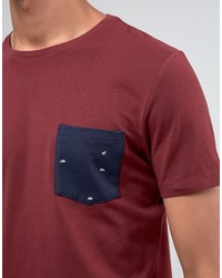 dunkelrotes bedrucktes T-Shirt mit einem Rundhalsausschnitt von Esprit