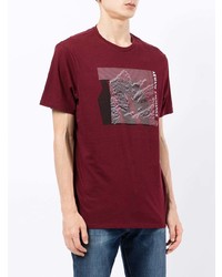 dunkelrotes bedrucktes T-Shirt mit einem Rundhalsausschnitt von Armani Exchange