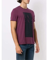 dunkelrotes bedrucktes T-Shirt mit einem Rundhalsausschnitt von Armani Exchange