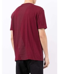 dunkelrotes bedrucktes T-Shirt mit einem Rundhalsausschnitt von Armani Exchange