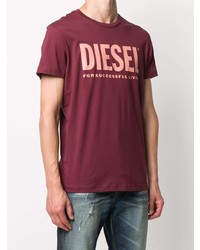 dunkelrotes bedrucktes T-Shirt mit einem Rundhalsausschnitt von Diesel