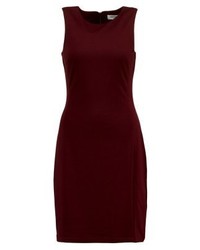 dunkelrotes Freizeitkleid von Zalando Essentials