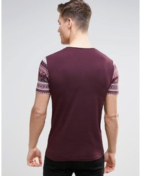 dunkelrotes T-Shirt mit einem Rundhalsausschnitt mit geometrischem Muster von Asos