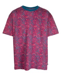 dunkelrotes T-Shirt mit einem Rundhalsausschnitt mit Paisley-Muster von Nike