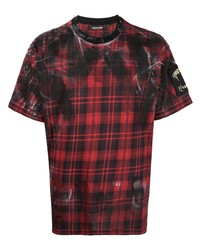 dunkelrotes T-Shirt mit einem Rundhalsausschnitt mit Schottenmuster