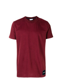 dunkelrotes T-Shirt mit einem Rundhalsausschnitt von Calvin Klein