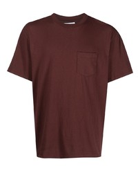 dunkelrotes T-Shirt mit einem Rundhalsausschnitt von John Elliott