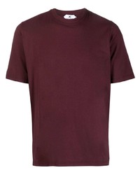 dunkelrotes T-Shirt mit einem Rundhalsausschnitt von Kired