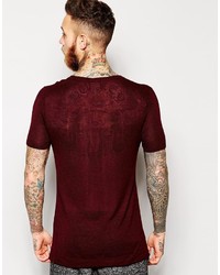 dunkelrotes T-Shirt mit einem Rundhalsausschnitt von Asos