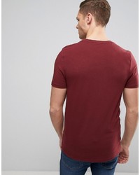 dunkelrotes T-Shirt mit einem Rundhalsausschnitt von Asos