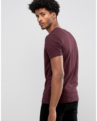 dunkelrotes T-Shirt mit einem Rundhalsausschnitt von Asos