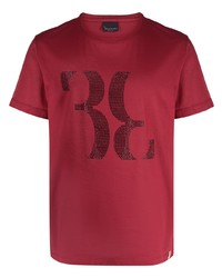dunkelrotes verziertes T-Shirt mit einem Rundhalsausschnitt