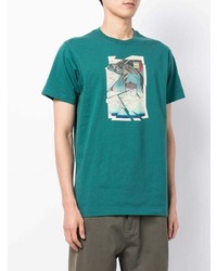 dunkeltürkises bedrucktes T-Shirt mit einem Rundhalsausschnitt von Maharishi