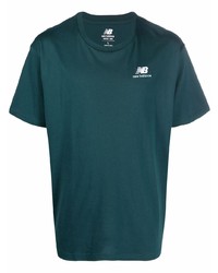 dunkeltürkises T-Shirt mit einem Rundhalsausschnitt von New Balance