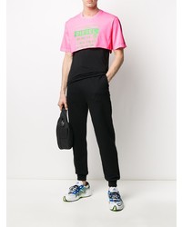 fuchsia bedrucktes T-Shirt mit einem Rundhalsausschnitt von Diesel