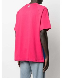 fuchsia bedrucktes T-Shirt mit einem Rundhalsausschnitt von adidas