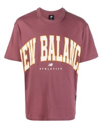 fuchsia bedrucktes T-Shirt mit einem Rundhalsausschnitt von New Balance