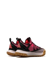 fuchsia niedrige Sneakers mit Karomuster von Nike