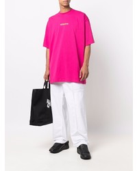 fuchsia T-Shirt mit einem Rundhalsausschnitt von Vetements