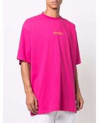 fuchsia T-Shirt mit einem Rundhalsausschnitt von Vetements