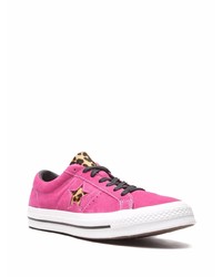 fuchsia Wildleder niedrige Sneakers von Converse