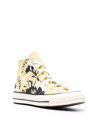 gelbe bedruckte hohe Sneakers von Converse