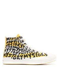 gelbe bedruckte hohe Sneakers von Converse