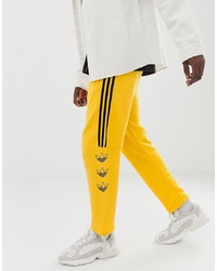gelbe bedruckte Jogginghose von adidas Originals