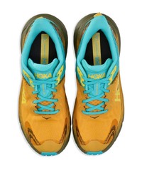 gelbe bedruckte niedrige Sneakers von Hoka One One