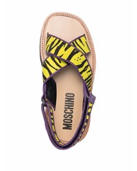 gelbe bedruckte Sandalen von Moschino