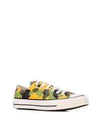 gelbe Camouflage Segeltuch niedrige Sneakers von Converse