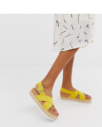 gelbe flache Sandalen aus Leder von Monki