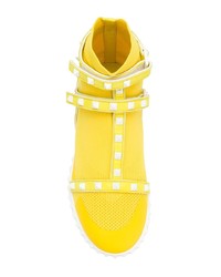 gelbe hohe Sneakers aus Segeltuch von Valentino