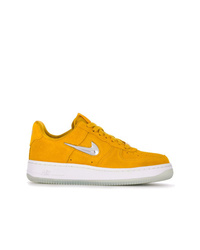 gelbe hohe Sneakers aus Wildleder von Nike