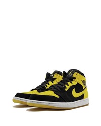 gelbe hohe Sneakers von Jordan