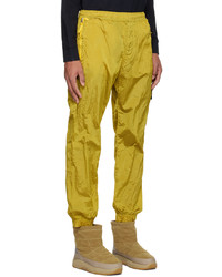 gelbe Jogginghose von Stone Island