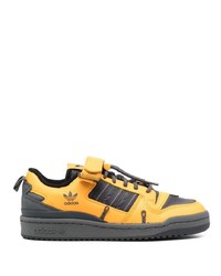gelbe Leder niedrige Sneakers von adidas