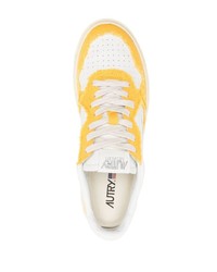 gelbe Leder niedrige Sneakers von AUTRY