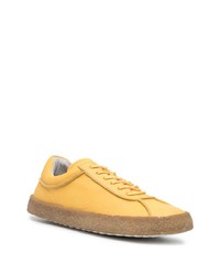 gelbe Leder niedrige Sneakers von Camper