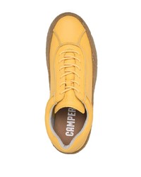 gelbe Leder niedrige Sneakers von Camper